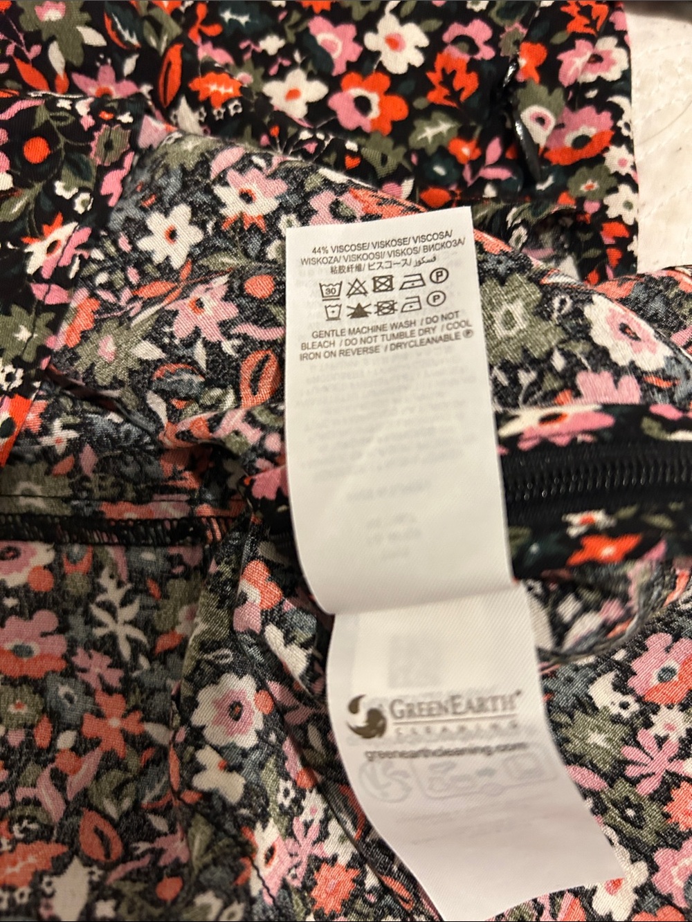 Boden Olive Floral V-Neck Blouse with Pink and White Flowers NWT - Picture 9 of 9